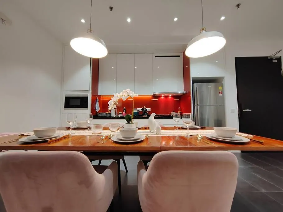 Mont Kiara Main Street Walking Distance Sunway 163 2Bedroom Balcony 2-4 Pax Kuala Lumpur